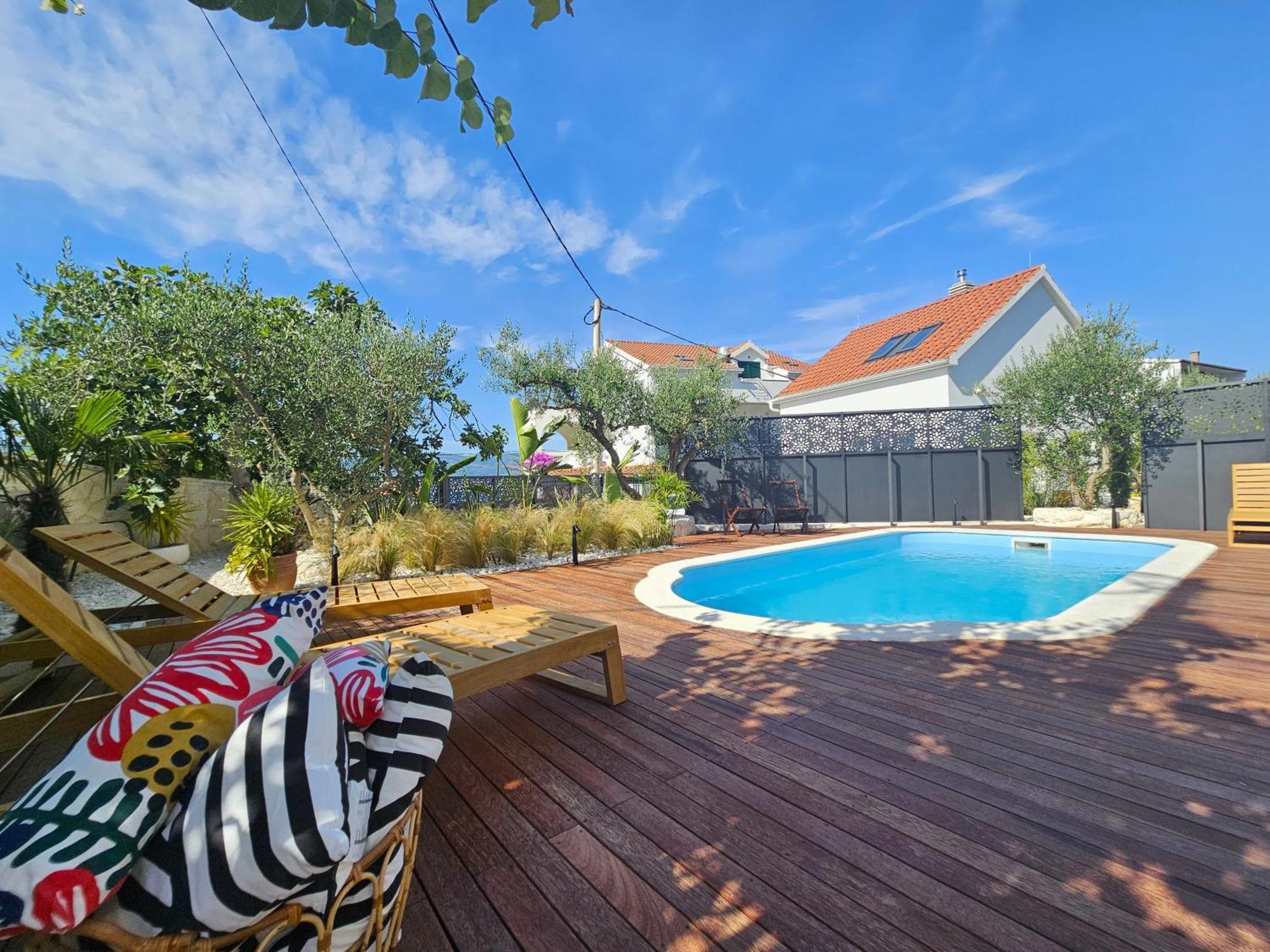The Three Flowers Pool House Trogir Exterior photo