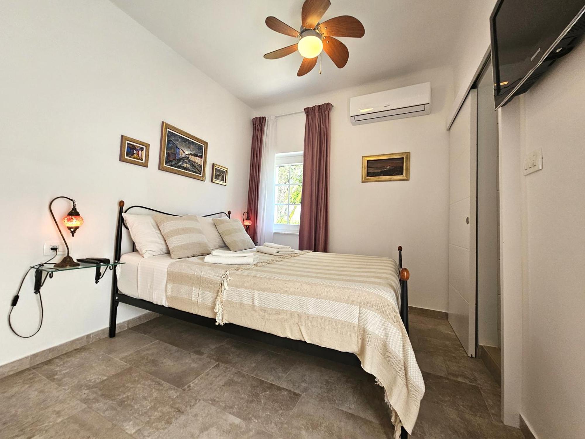 The Three Flowers Pool House Trogir Exterior photo